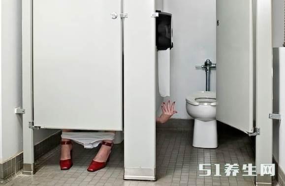 女人总想上厕所竟是这儿虚了_【快资讯】