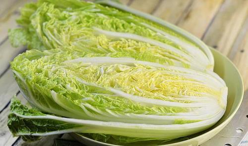 如何炒白菜肉 t01d697c88093a708f5.jpg