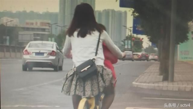共享单车载娃出行 文明安全不可任性