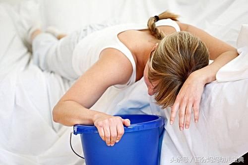 23岁孕妈顺产孩子8天后，婆婆端来一碗汤，产妇第二天就回娘家！