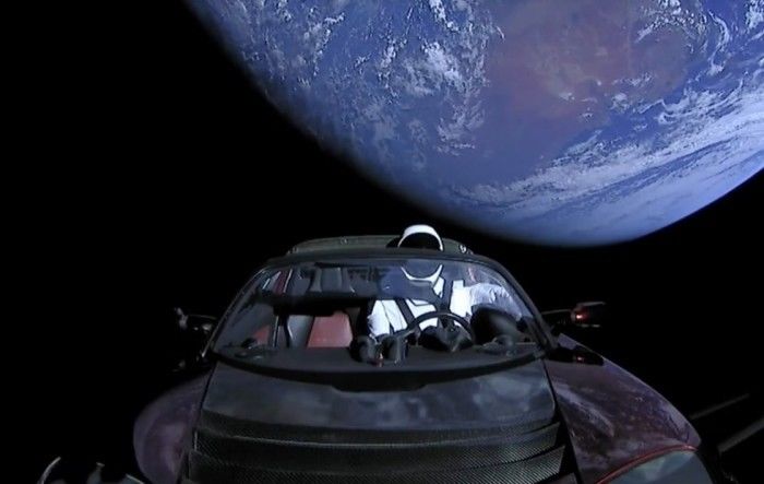 「科普」一篇看完SpaceX猎鹰重型火箭首飞:这是台飞向火星的特斯