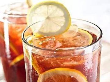 在夏天常喝碳酸饮料,到底对身体健康有没有坏