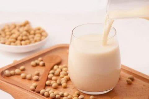 喝豆浆会导致尿蛋白吗 t01d7168f409d17b9ed.jpg