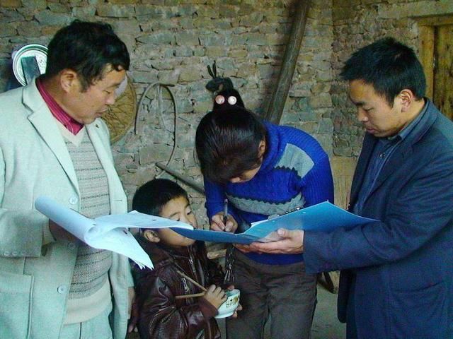 土地流转越来越多，为什么农村人都开始放弃种地到外面打工了？