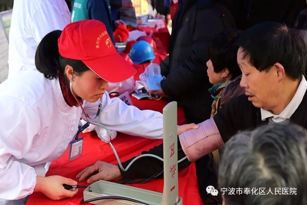 蓝纽带志愿者服务队简介--志愿风采·让爱飞扬