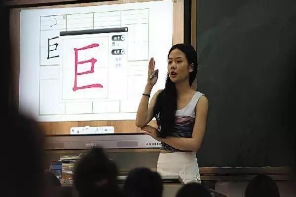 成考中哪些专业更适合女生读?