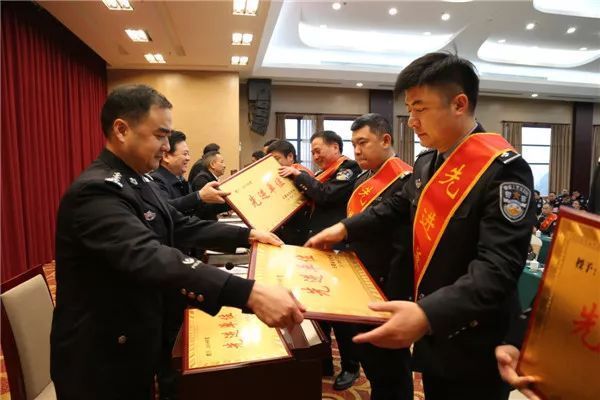 宜都市公安局开展2019年党建引领强堡垒、从