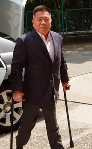 她曾出演三级片,一代视后却嫁给瘸子,为了弟弟