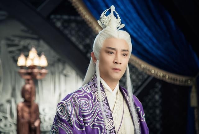 武术表演明星何中华,英雄大侠形象可谓是深入