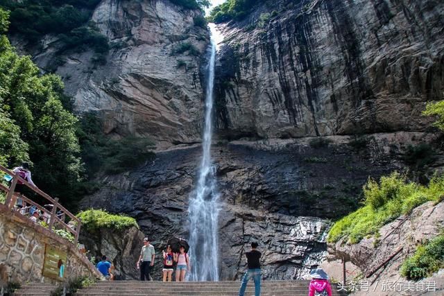 距西安约2小时路程,有个天然的彩虹瀑布,每天仅有5小时观赏时间