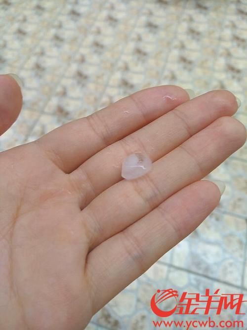 受强对流云团影响 潮州多地突降冰雹