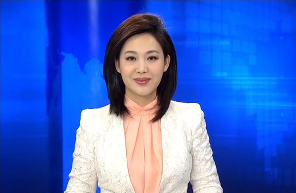 《新闻联播》9月第四位新人，郑丽是首位非播音专业毕业的主播