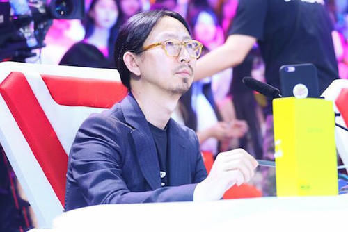 丁太升再批萨顶顶，这一次连周深也被批了，果真是毒舌乐评人