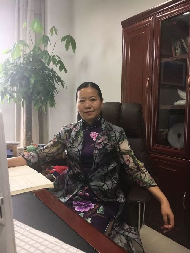她放弃“铁饭碗”,辞职带8个人打天下,在杭州靠“数字”赚钱
