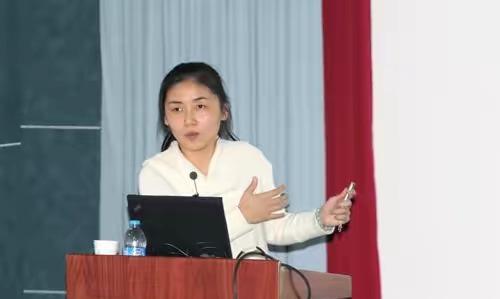 粉圈巨头,清华最年轻女博导,网瘾少女,哪个才是