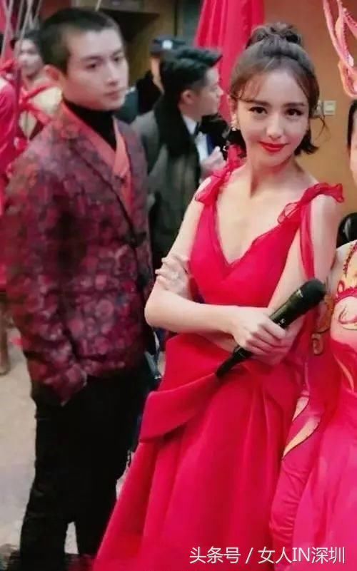 阿尔法近照长残,钟楚曦亮相柏林红毯,佟丽娅春