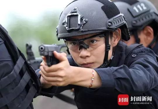 厉害了!从武林高手到成都特警“枪王”，这个漂亮妹子是咋做到的