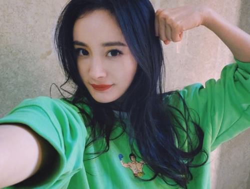 女演员总票房前三名出炉，第一名实至名归，看到杨幂不淡定了！