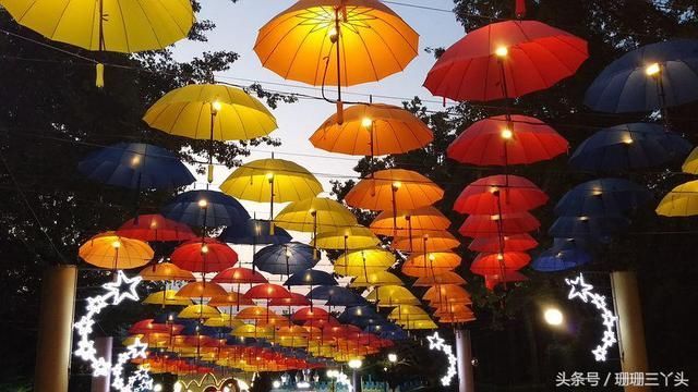 拿单反不用三脚架，也能手持轻松拍出漂亮夜景照片