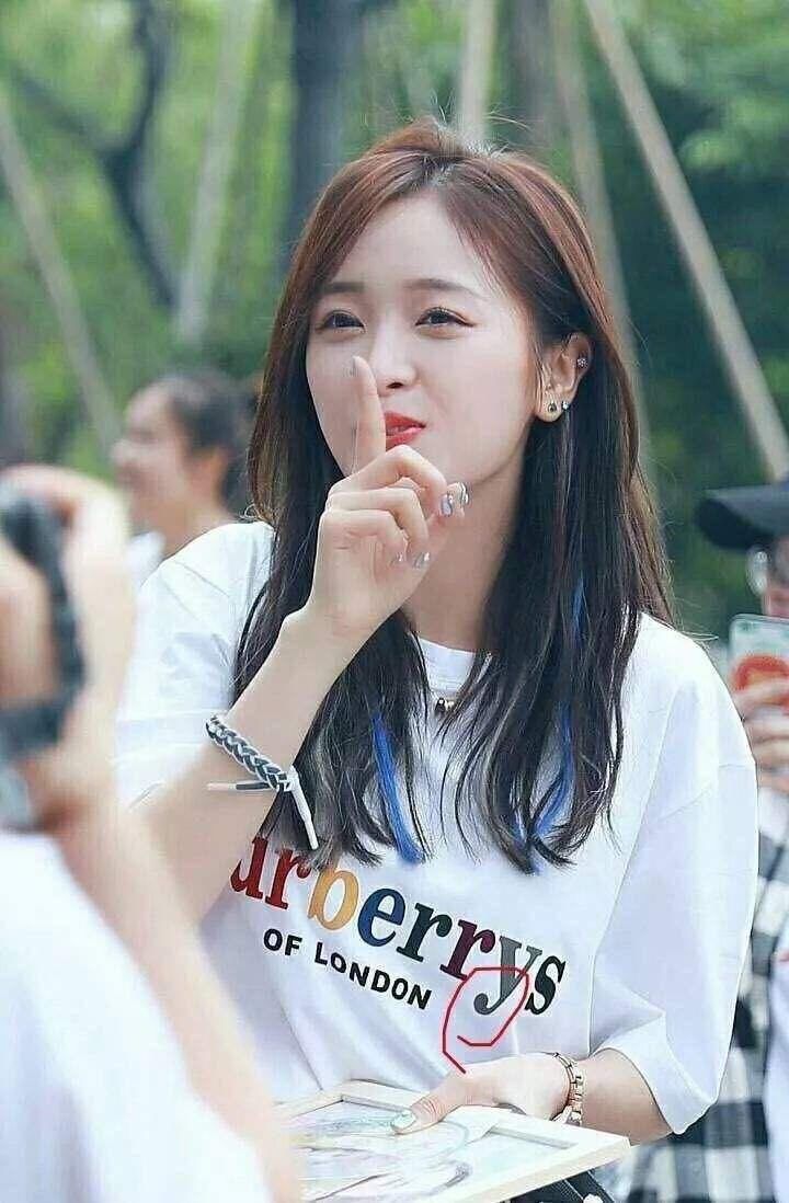 那么有钱却钟爱山寨假货,明星抠门还是团队眼