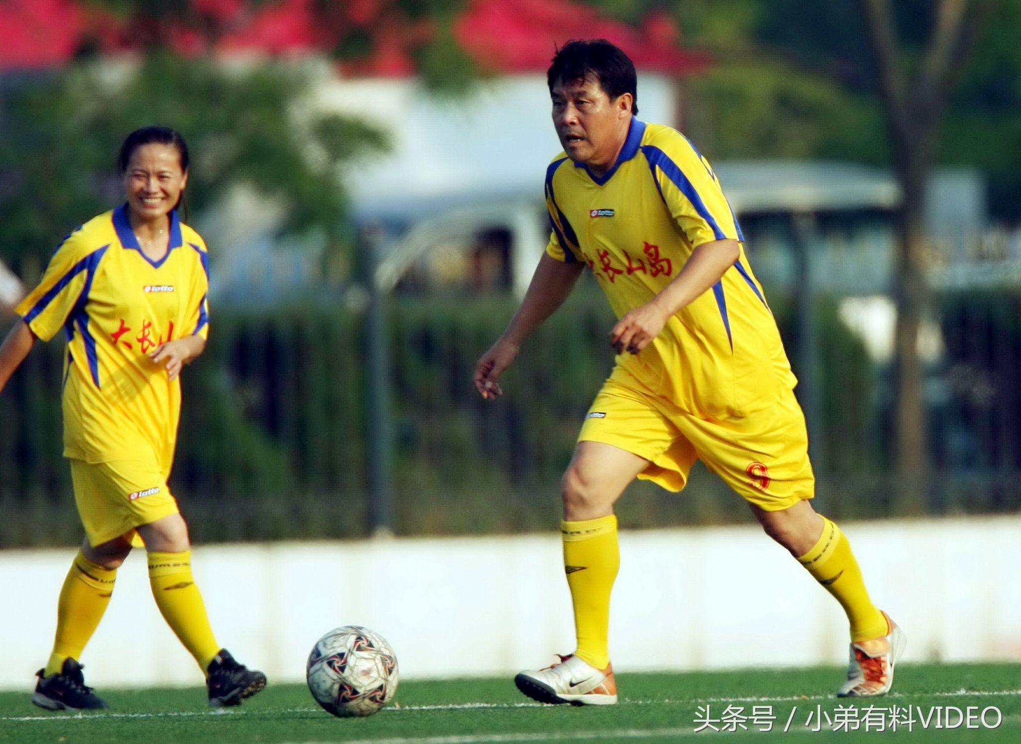 中国足球历史十大球星排行榜，女足孙雯是"世纪足球小姐"_【快资讯】