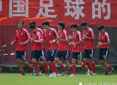 若国足真的解散了,他们能干啥?网友:去卖猪肉