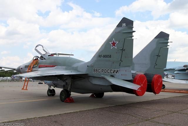 不用再叫我机场围墙保卫者,俄罗斯一战机前往