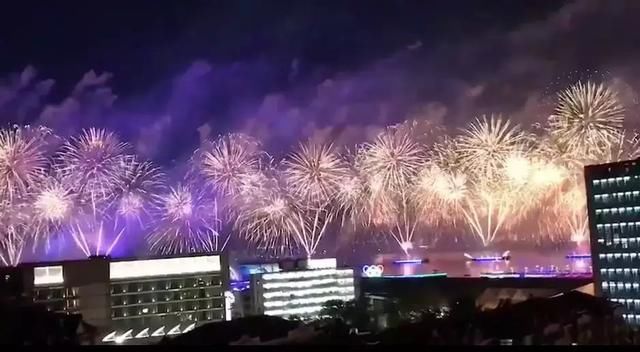 美爆了！上合倒计时，青岛烟花预演！一夜火遍全国！