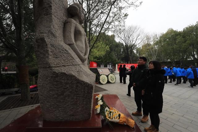 缅怀英烈不忘初心 陶然亭公园开展“抚今追昔”主题游园活动