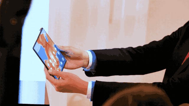 原 创|:5G华为折叠手机,这一次,华为营销放大招