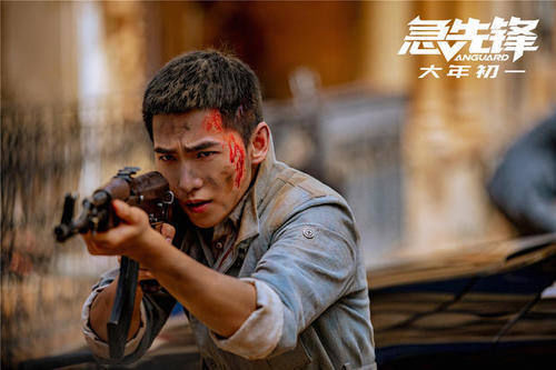 《急先锋》成黑马逆袭，杨洋打戏是看点，龙叔后继有人