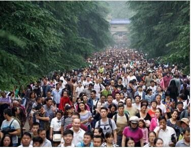 2018年福建公务员面试经典范文:大学生就业