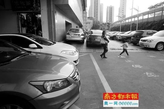 罗湖港逸豪庭业主:说好的300个停车位呢?