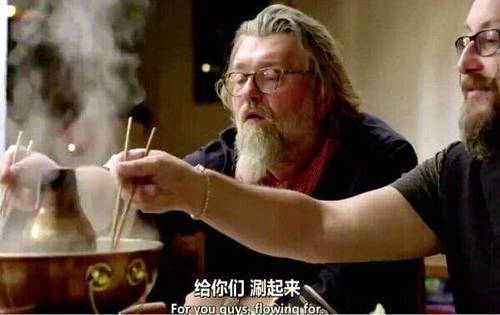 为了吃口中国美食!美国人竟发明老外专用筷子