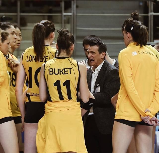 欧冠女排1\/4决赛赛程时间安排出炉!球迷:熬夜陪