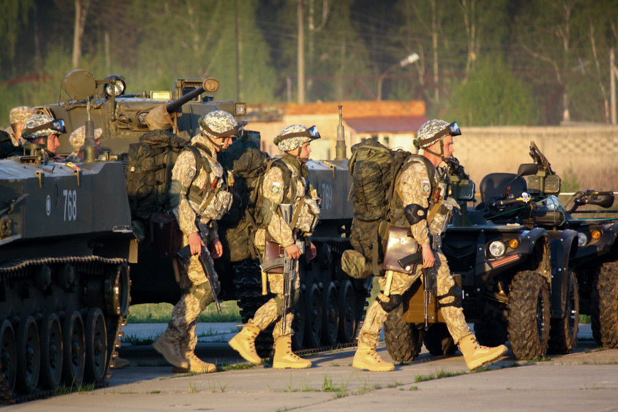 俄罗斯精锐伞兵与盟国军演