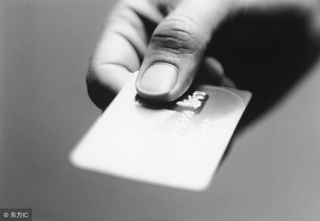 公公住院小姑子一毛不拔逼我垫药费，公公说一话，我拿出全部礼金