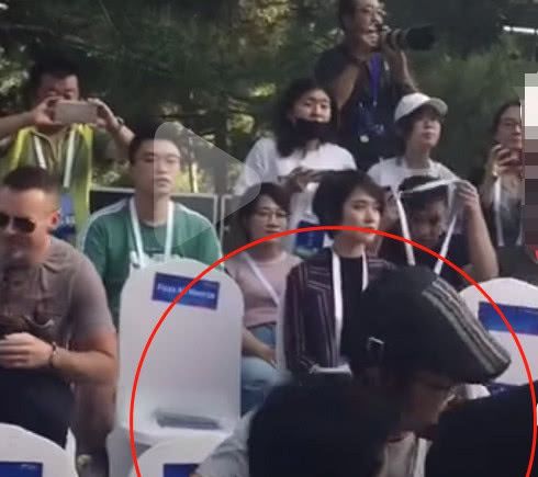 继“任达华”后,明星都有了阴影?粉丝搭肩求合照,吴京立马挡住 兴发娱乐网址