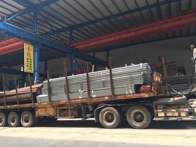 不淡定！本周钢价一路猛跌，“银四”传统旺季还来不来了？！