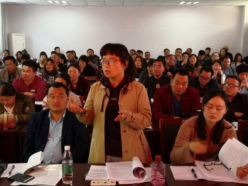 大河网联合商水县教体局举行新闻通讯员培训班