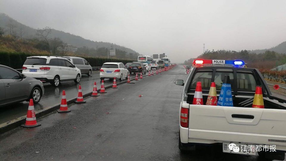 部分高速封闭!阴雨大雾来袭 返程高峰除了堵 还有更扎心的…