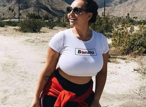 女子胖到衣服都快被撑破了, 却被这个国家称