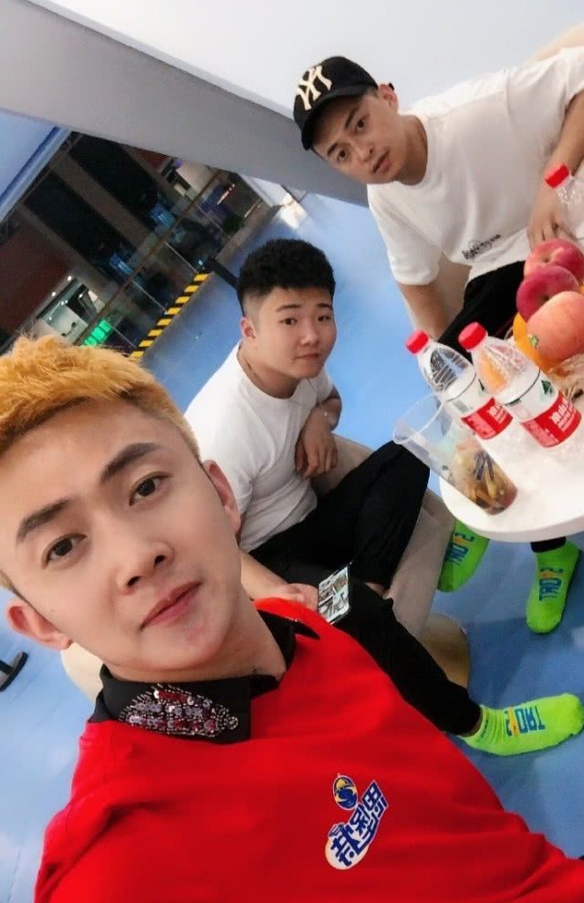 浩南要靠徒弟的赔偿过日子?人品再度遭到质疑,不仅赔偿还封号! og东方馆注册
