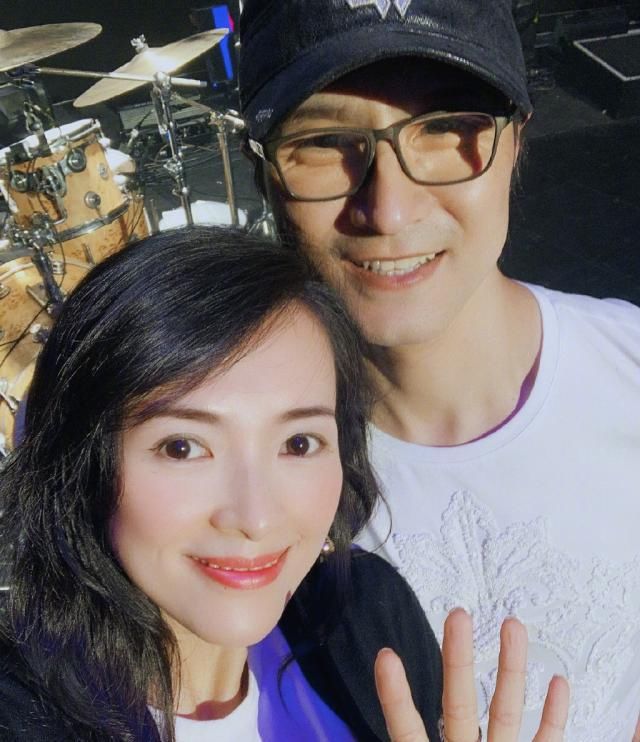 章子怡与有两段婚姻的汪峰结合,生活甜蜜,章子怡被爆怀孕5个月 亚洲通官网
