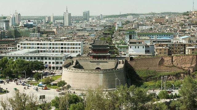 中国榆林的“治沙路”，60年将沙漠“变”色，获中外一致好评！