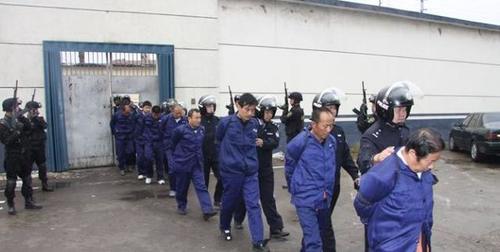 拘留所是干嘛的?跟监狱有什么区别?看完长见识了