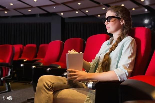 喜欢一个人看电影的人:是很了解自己,也值得被