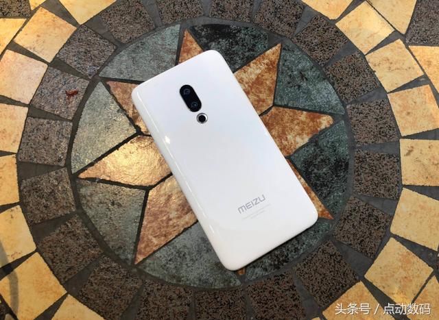 4G+64GB不打游戏也够用,5款高颜值拍照手机