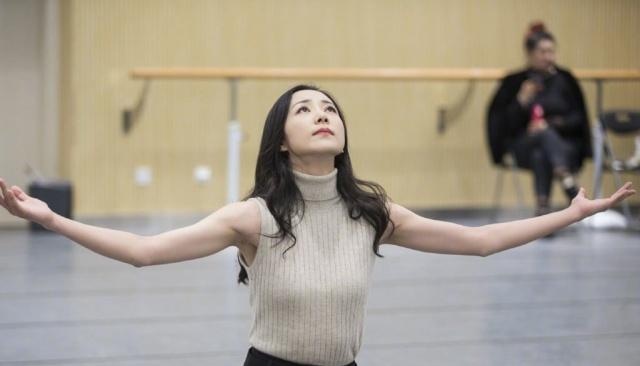 宁静录制完综艺就取关王源杨超越贾乃亮,情商