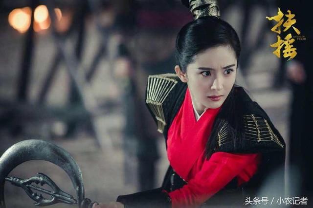 暖心姑娘!郑爽剧组为全工作人员买西瓜,并贴心